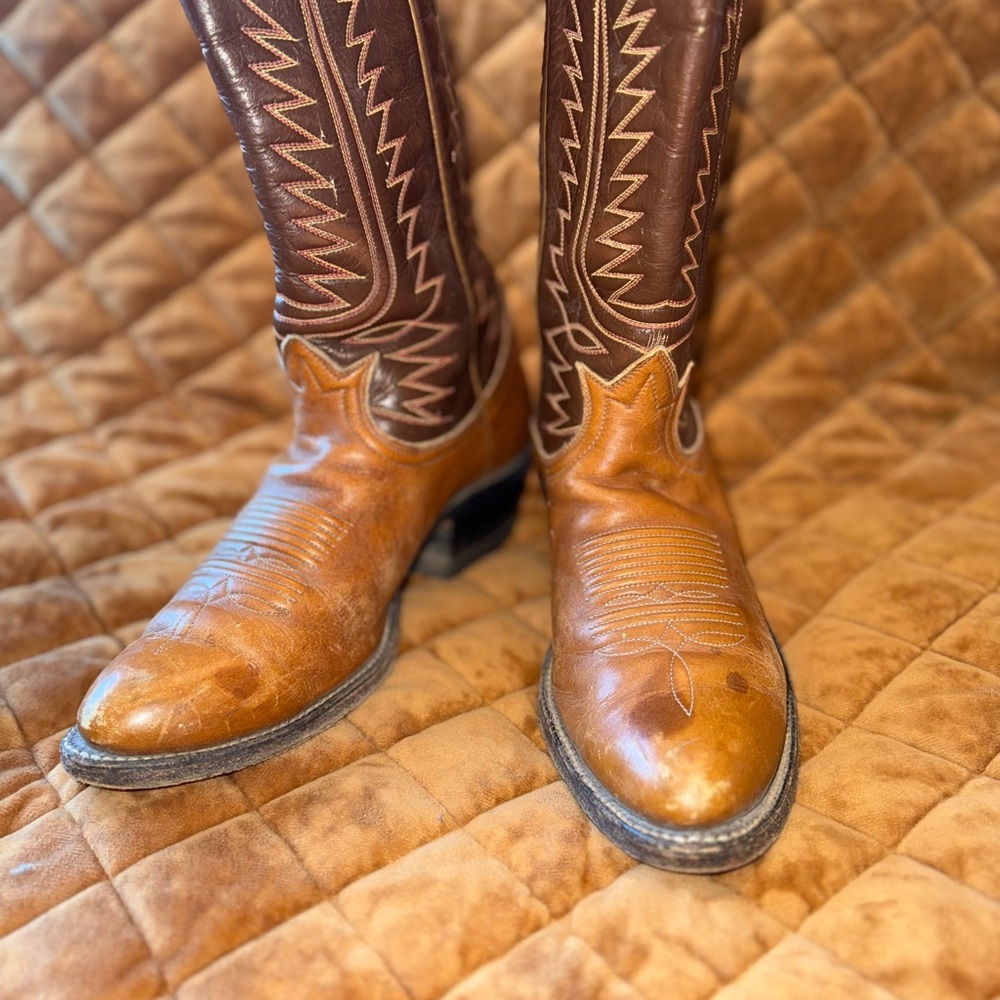 Vintage Tony Lama Tan and Brown Cowboy Boots - Picture 5 of 8